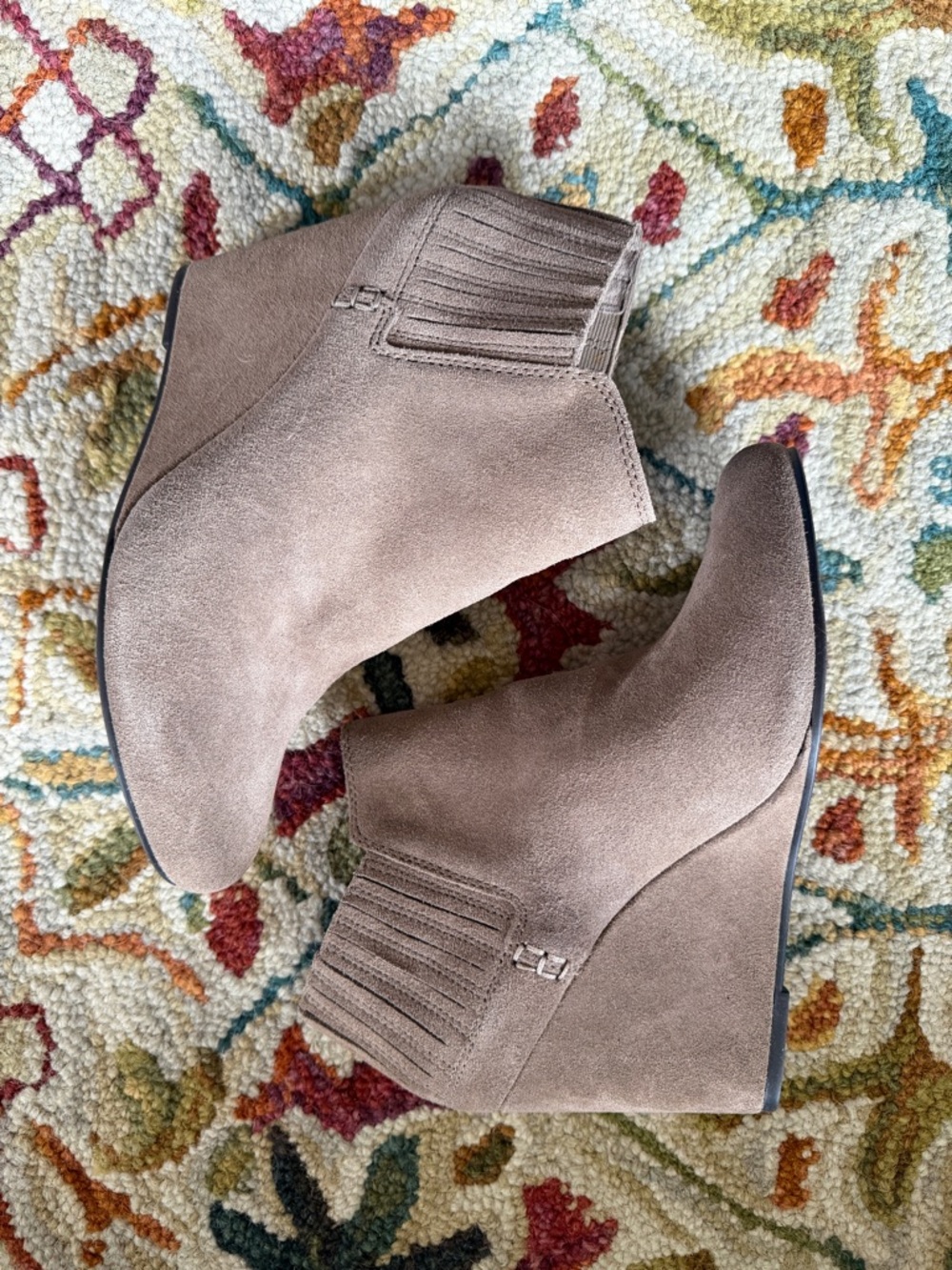 Dolce Vita Gwynn Taupe Suede Booties size 10